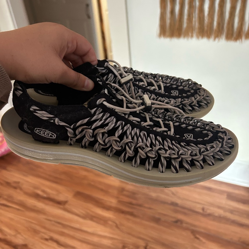 Keen Black and Cream Woven Sandals